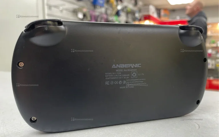 Приставка Anbernic RG40XXH.