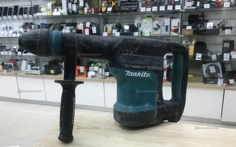 Отбойный молоток makita HM0870C