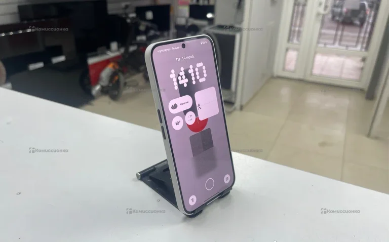 Nothing Phone (2) 8/128 ГБ