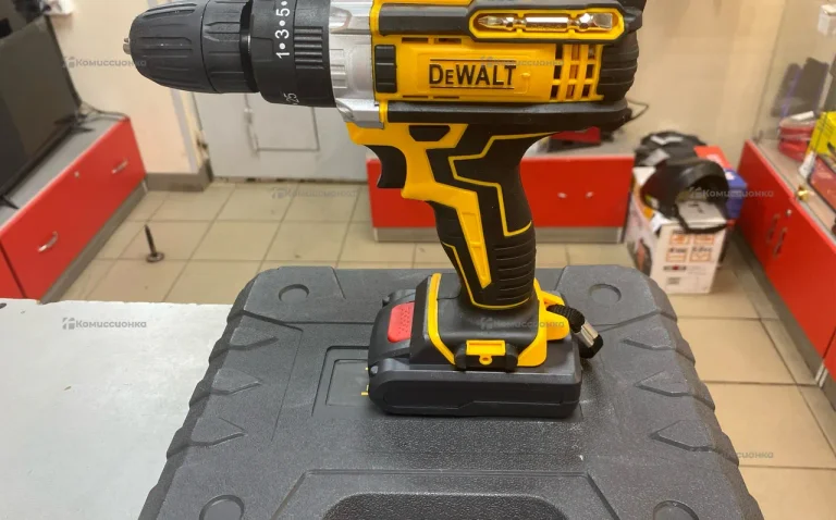 Дрель шуруповерт DeWalt DF331D