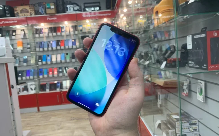 Apple iPhone 11 4/128 ГБ