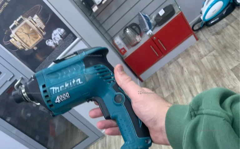 Шуруповерт makita FS4000