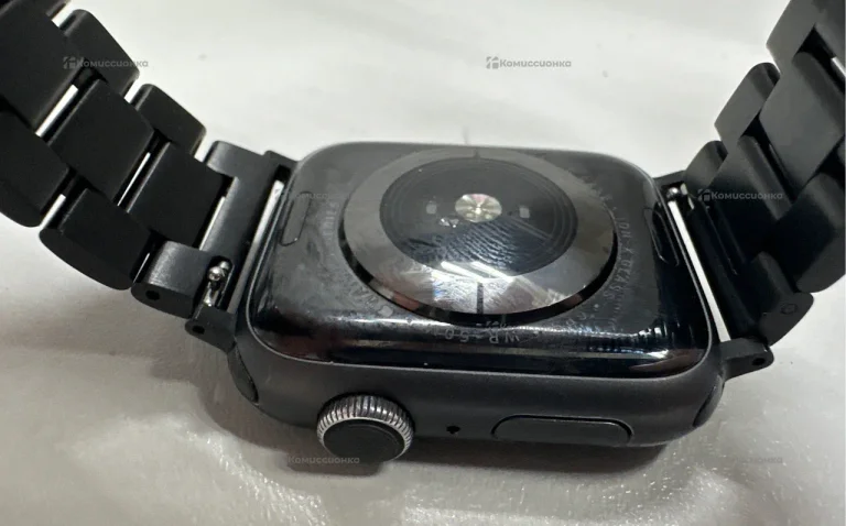 Часы  Apple Watch 4