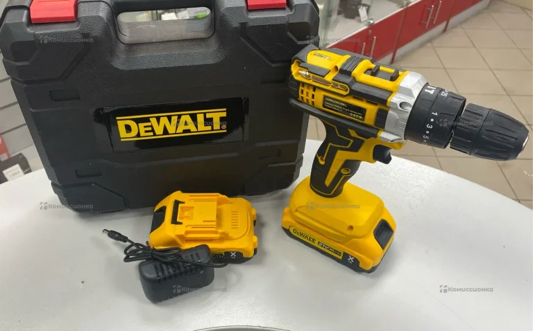 Шуруповерт DeWalt Cordless drill