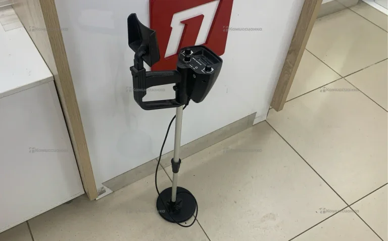 Металлоискатель черный