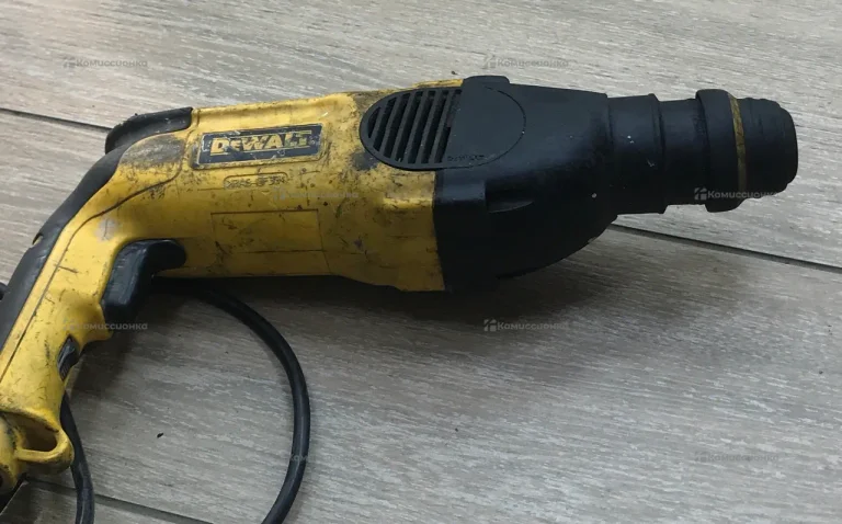 перфоратор dewalt желтый