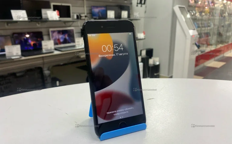 Телефон Apple iPhone 7 32 ГБ.