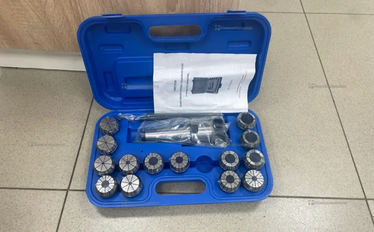 Патрон цанговый с набором цанг