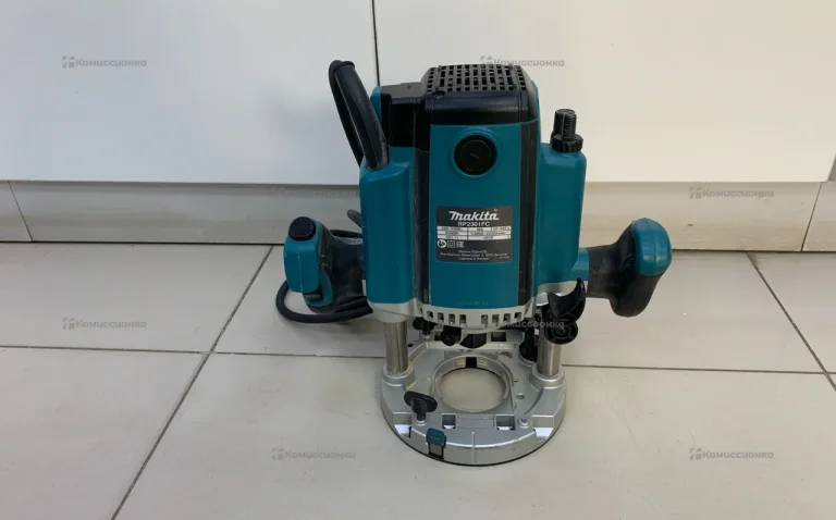 Фрезер Makita RP2301FC