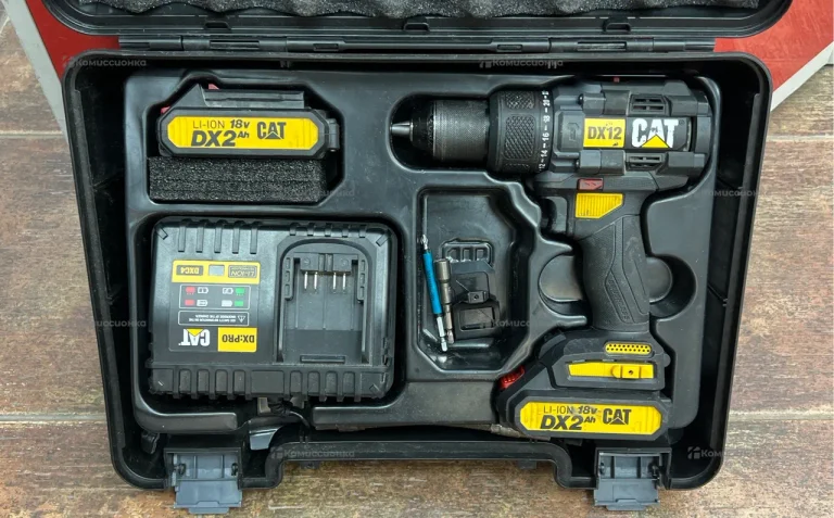 Дрель-шуруповерт DX12
