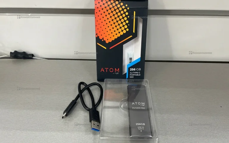 Внешний жесткий диск Atom SSD 256GB