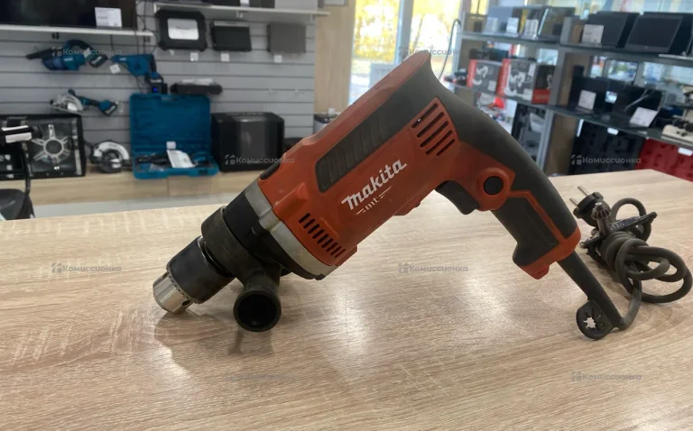 Дрель makita M8100