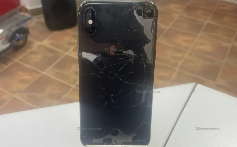 Apple iPhone X 3/64 ГБ
