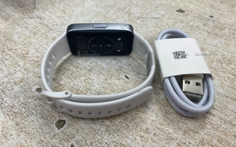 Часы Huawei Band 10