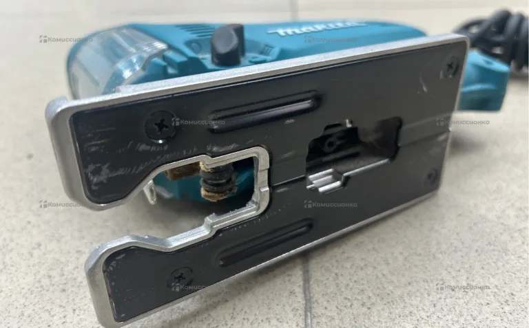 Электролобзик makita 4329