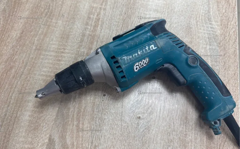Шуруповерт makita FS6300