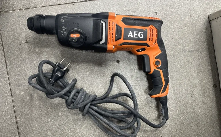 Перфоратор AEG KH 24 IE