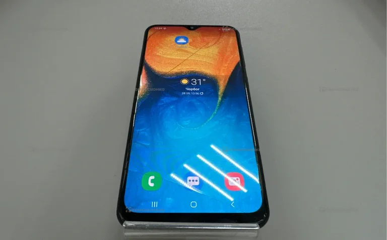 Samsung Galaxy A20 3/32 ГБ