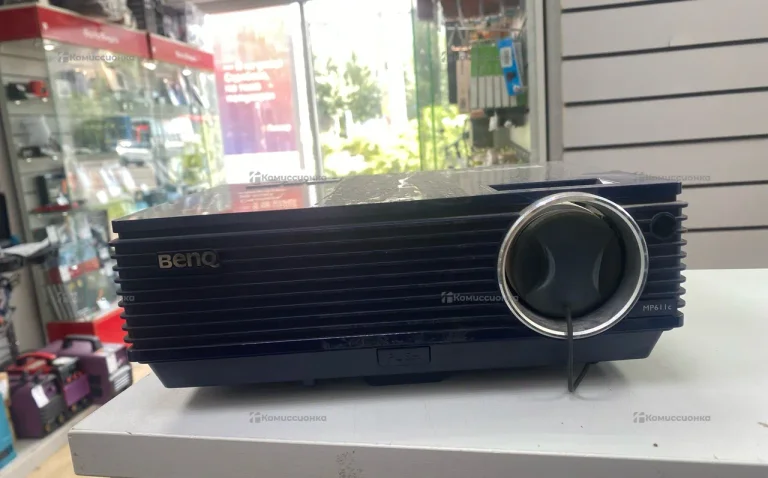 Проектор  Benz,s M611C.
