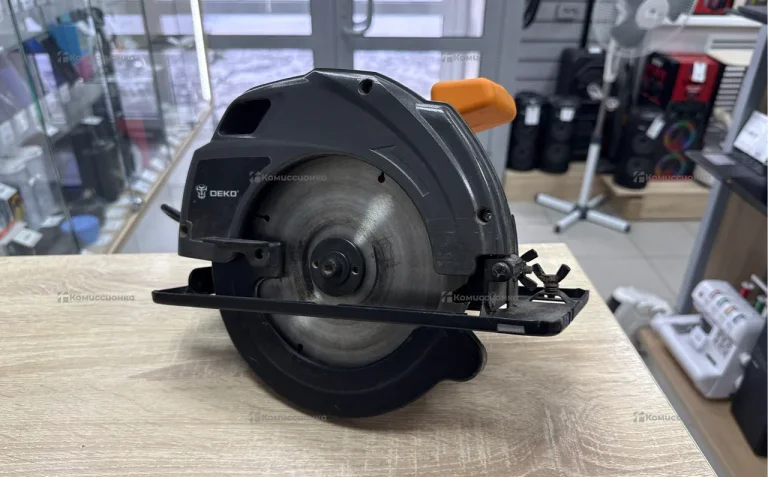 Циркулярная пила  DEKO DKCS1800