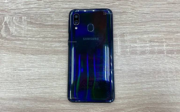 Samsung Galaxy A40 4/64 ГБ