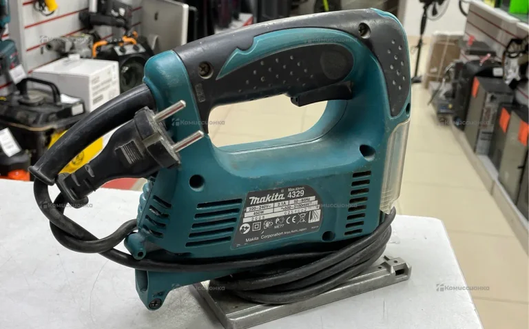 Электролобзик makita 4329