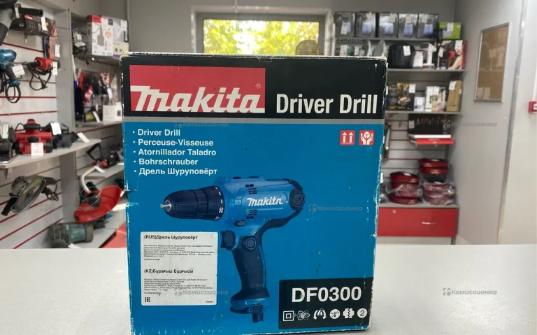 Сетевая дрель-шуруповерт Makita DF0300