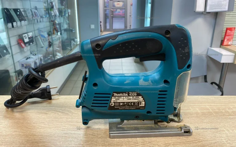Электролобзик makita 4329