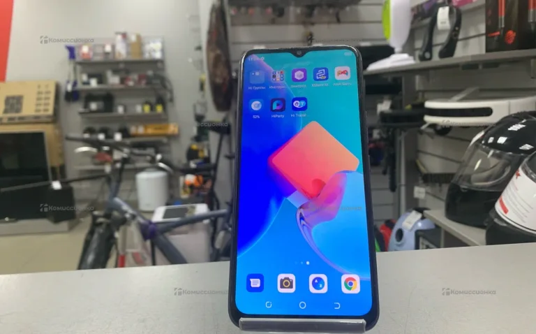 Tecno Spark 8C 4/64 ГБ