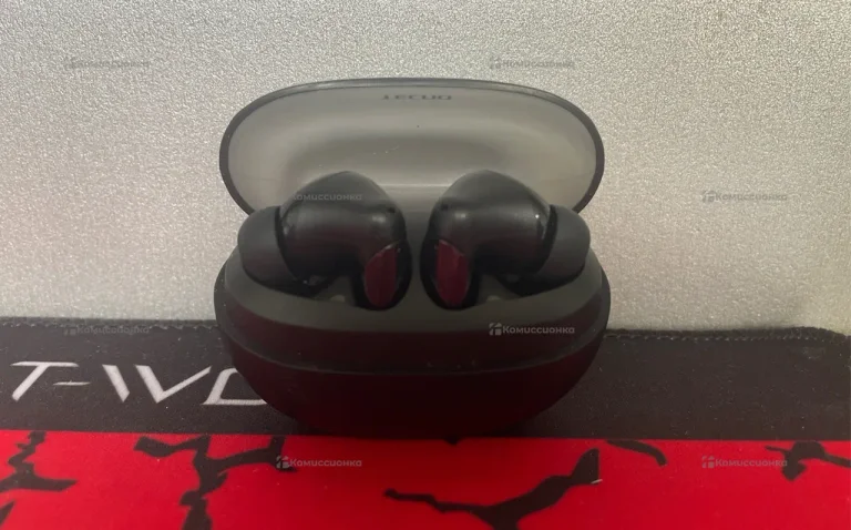 Наушники  Tecno Buds 4