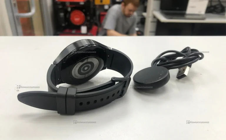 Часы  samsung galaxy watch 4