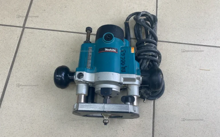 Фрезер makita RP1110C