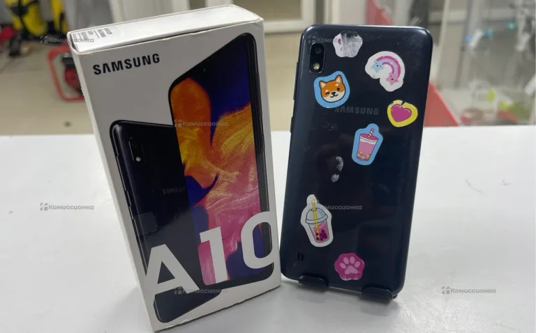 Samsung Galaxy A10 3/32 ГБ