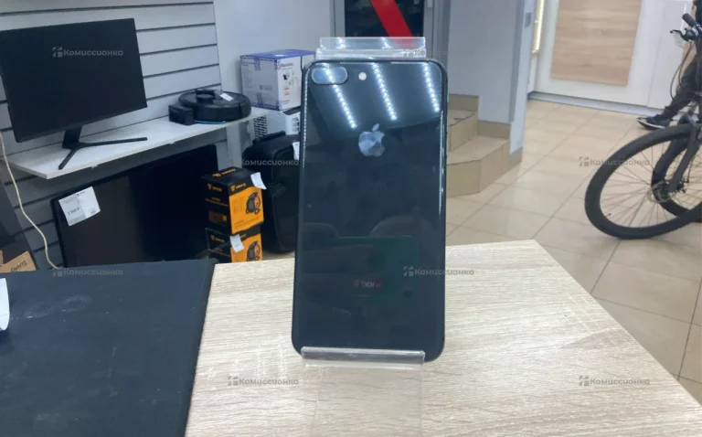 Apple iPhone 8 Plus 64 ГБ