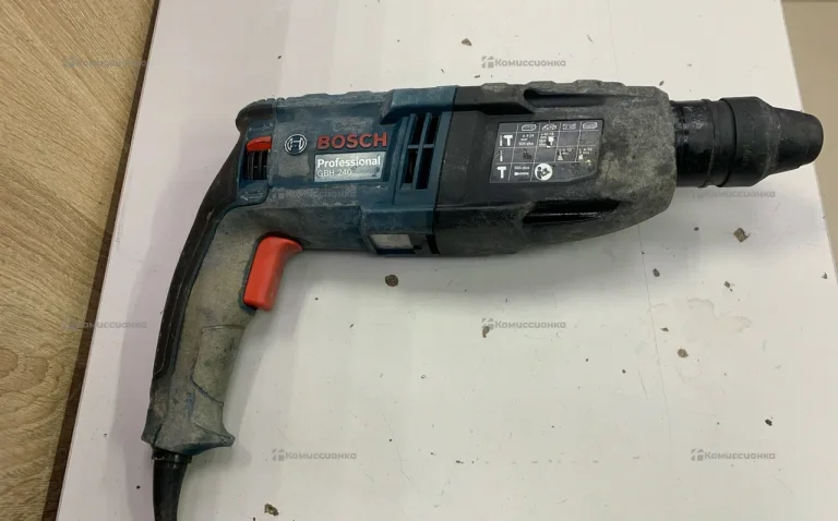 перфоратор Bosch GBH240