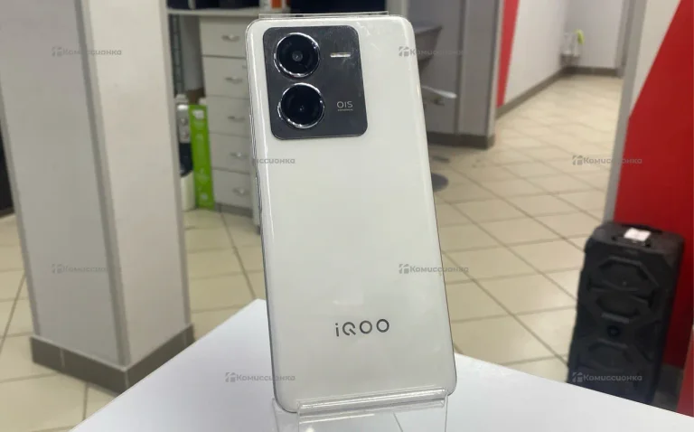 Vivo iQOO Z8 (China) 8/256 ГБ