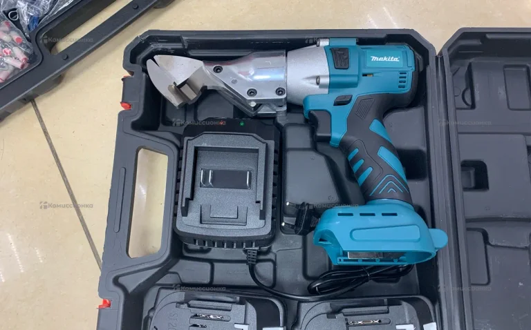 Ножницы по металлу аккумуляторные Makita