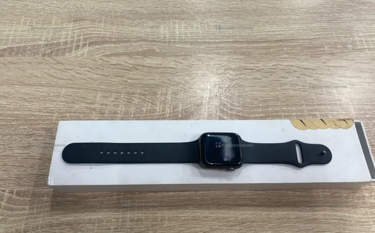 Часы  Apple Watch SE 44mm