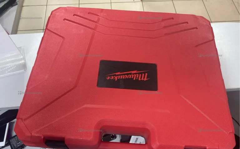 набор Milwaukee 4 в 1.