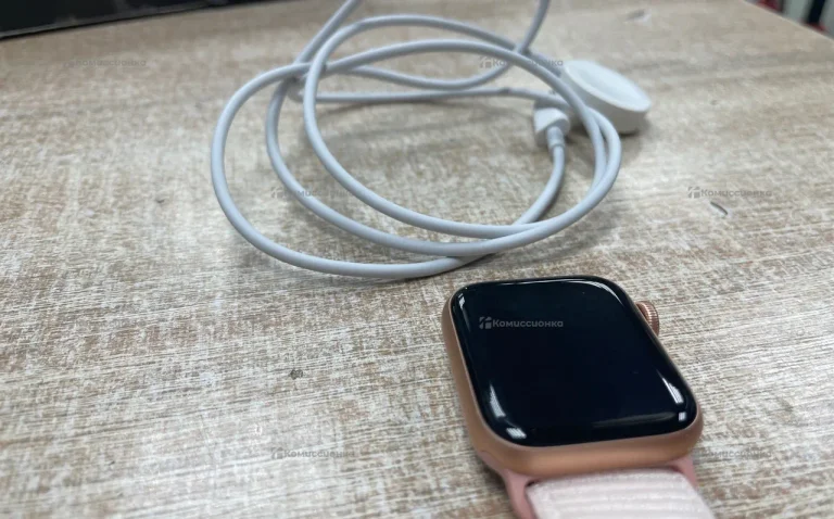 Часы  Apple Watch SE 40mm