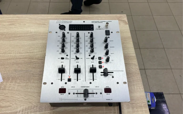 Микшео dx 262 berhringer