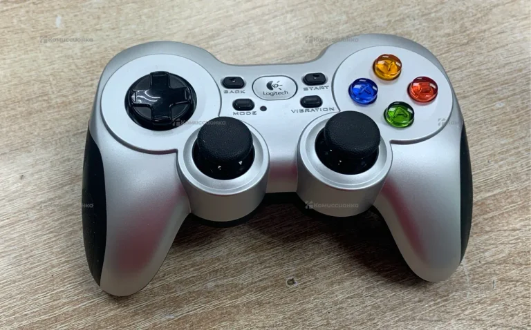 Джойстик LOGITECH F710