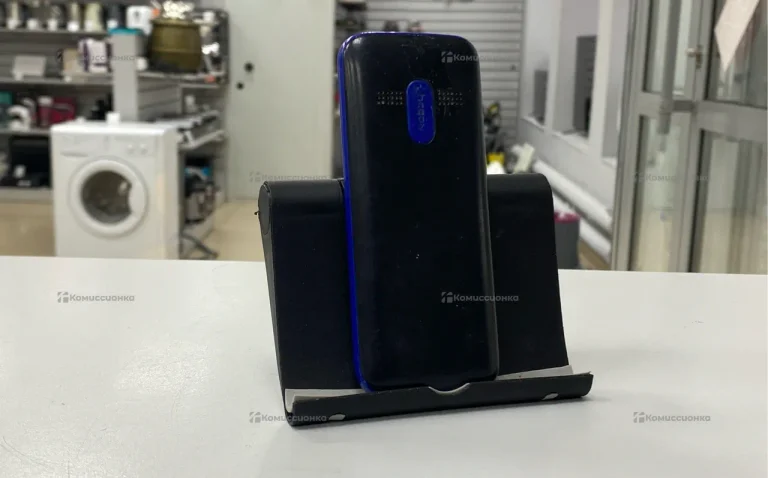 Кнопочный телефон Nobby 100