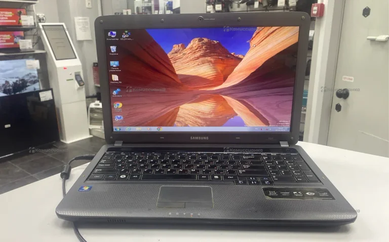 Ноутбук  Samsung r525