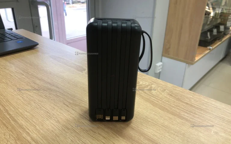 Power Bank  черный со шнурами