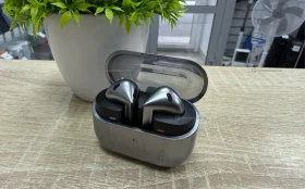 Купить Наушники  Buds3 б/у , в Тюмень Цена:3990рублей