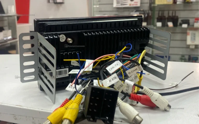 Автомагнитола  андроид swat 2/32