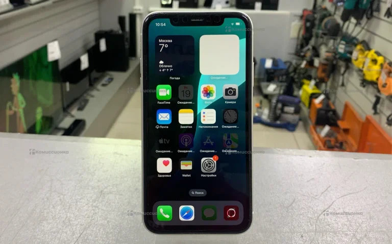 Apple iPhone 11 4/64 ГБ