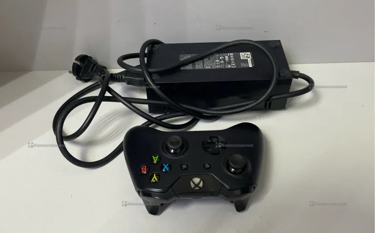 Приставка Xbox One 500Gb