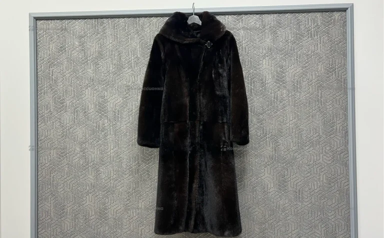 Шуба норковая Black Lama 46 размер